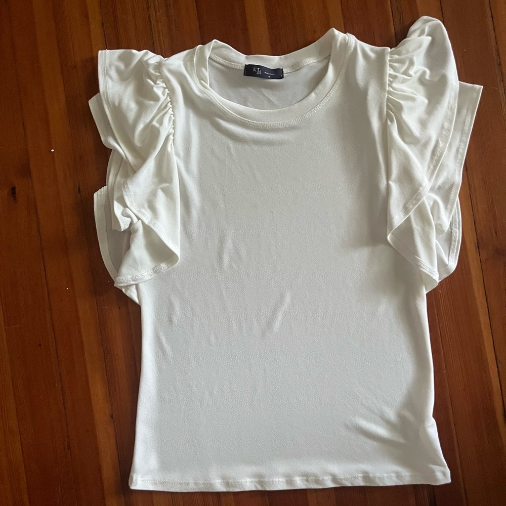 Women’s pale cream top